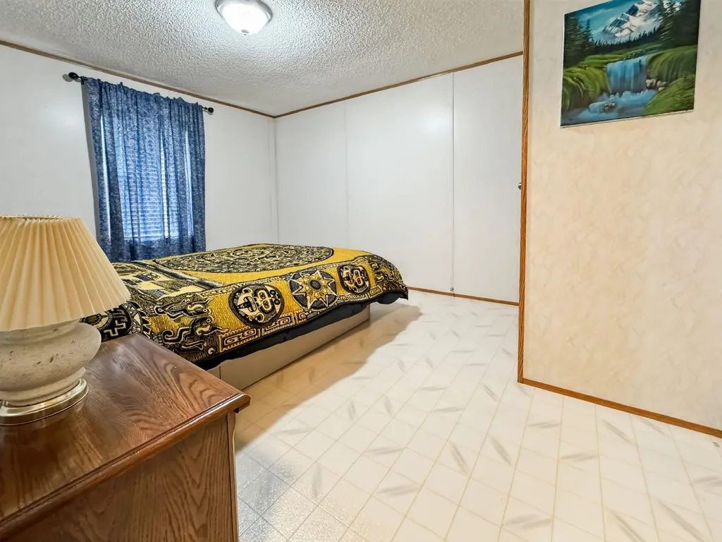 4524 47 Avenue Mayerthorpe AB T0E1N0