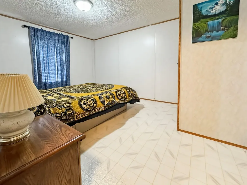 4524 47 Avenue Mayerthorpe AB T0E1N0