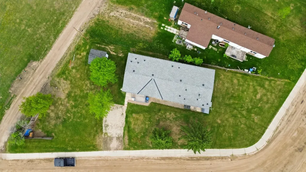 4524 47 Avenue Mayerthorpe AB T0E1N0