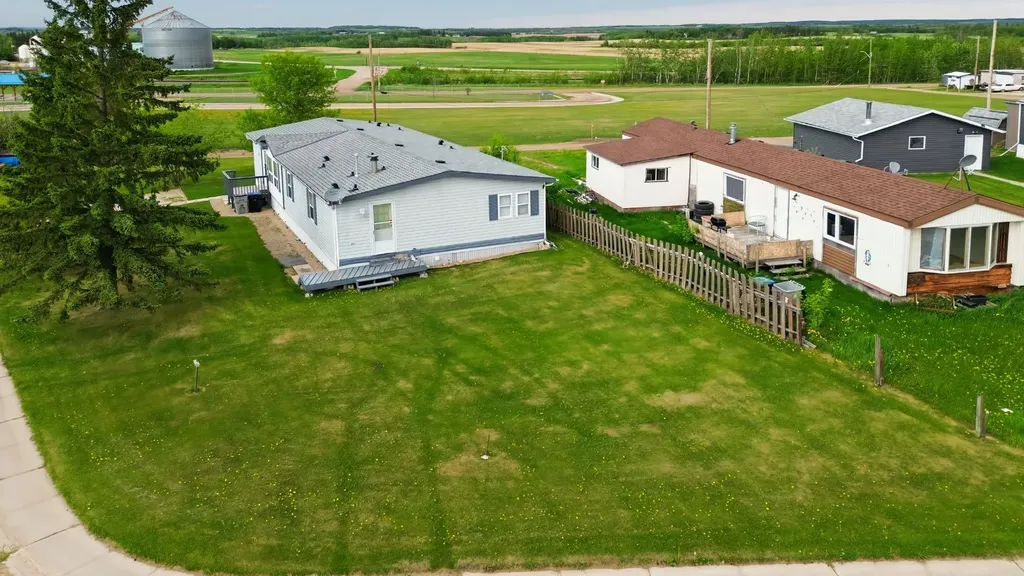 4524 47 Avenue Mayerthorpe AB T0E1N0
