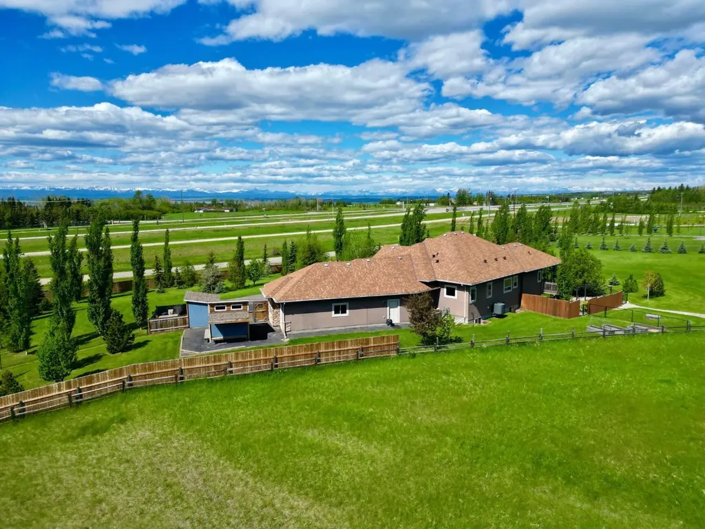 12 Sigurdson Bay Rural Rocky View County AB T3R 1G1