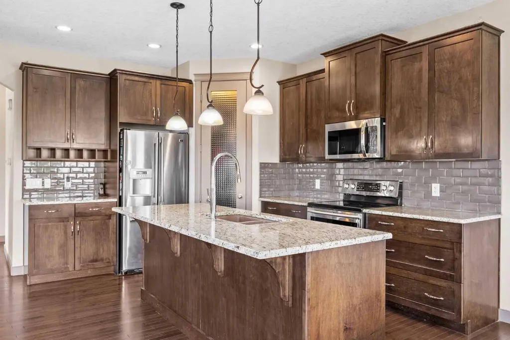 282 Pantego Terrace NW Calgary AB T3K 0K3