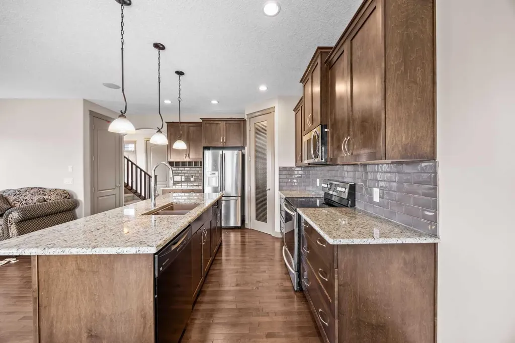 282 Pantego Terrace NW Calgary AB T3K 0K3