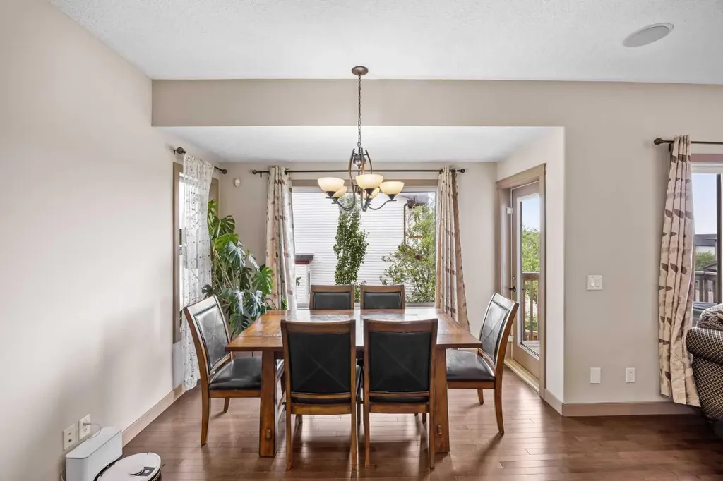 282 Pantego Terrace NW Calgary AB T3K 0K3