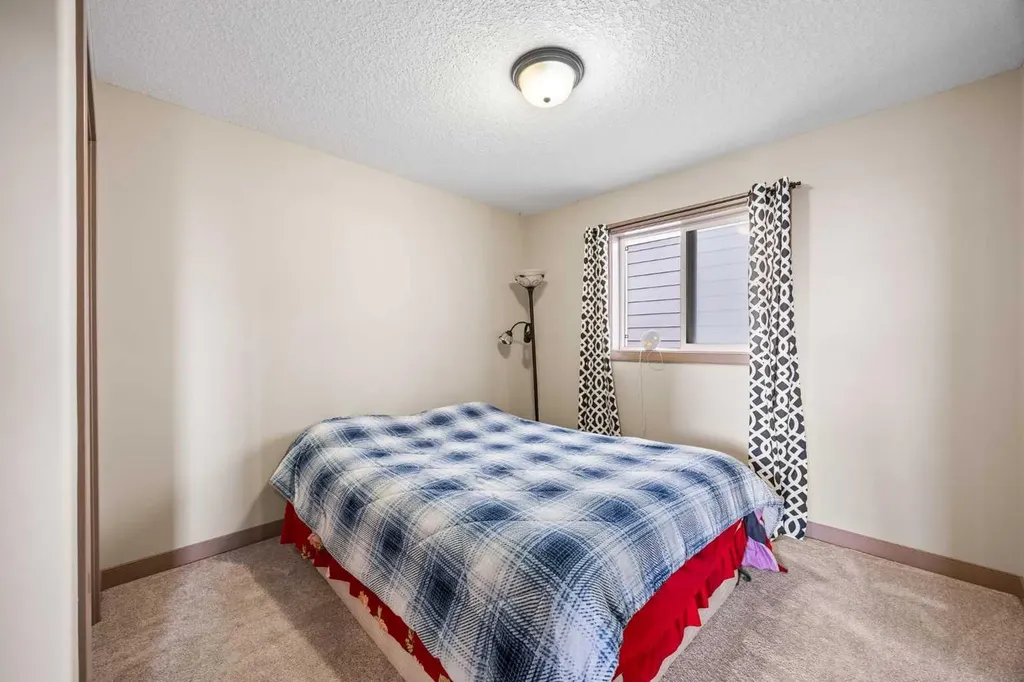 282 Pantego Terrace NW Calgary AB T3K 0K3
