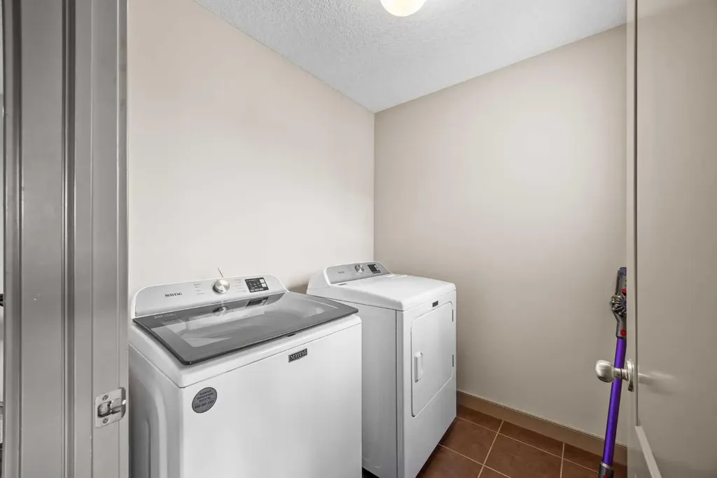 282 Pantego Terrace NW Calgary AB T3K 0K3