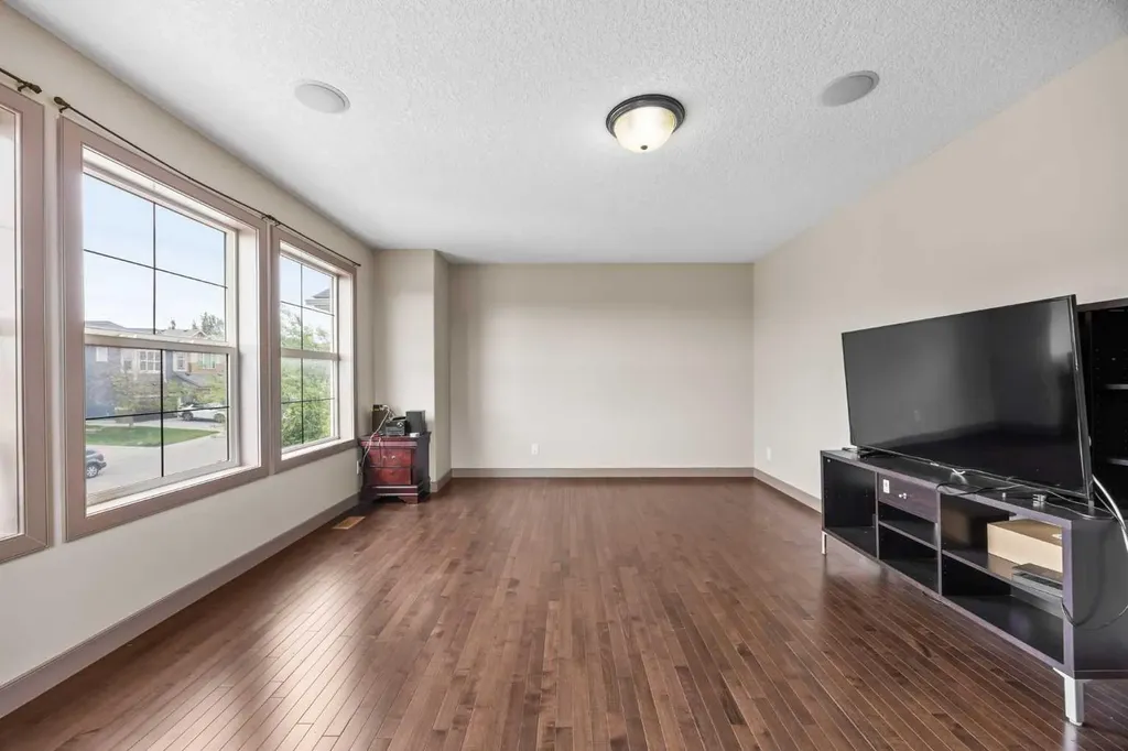 282 Pantego Terrace NW Calgary AB T3K 0K3