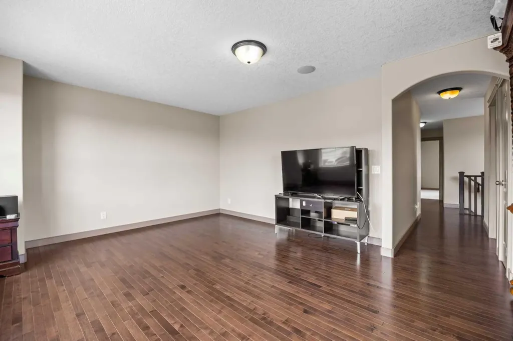 282 Pantego Terrace NW Calgary AB T3K 0K3