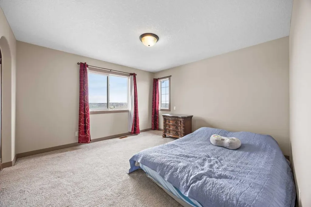 282 Pantego Terrace NW Calgary AB T3K 0K3