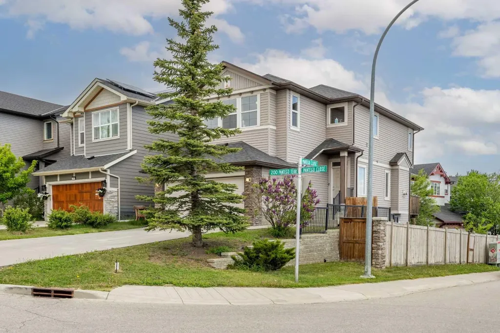 282 Pantego Terrace NW Calgary AB T3K 0K3