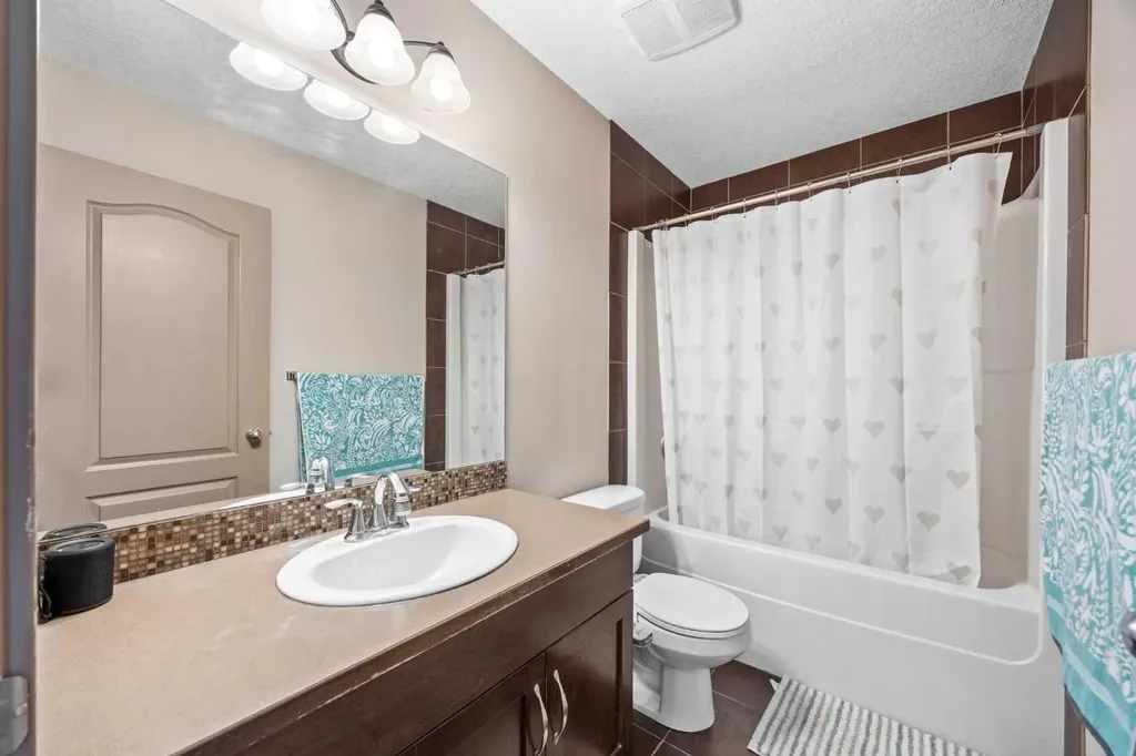 282 Pantego Terrace NW Calgary AB T3K 0K3