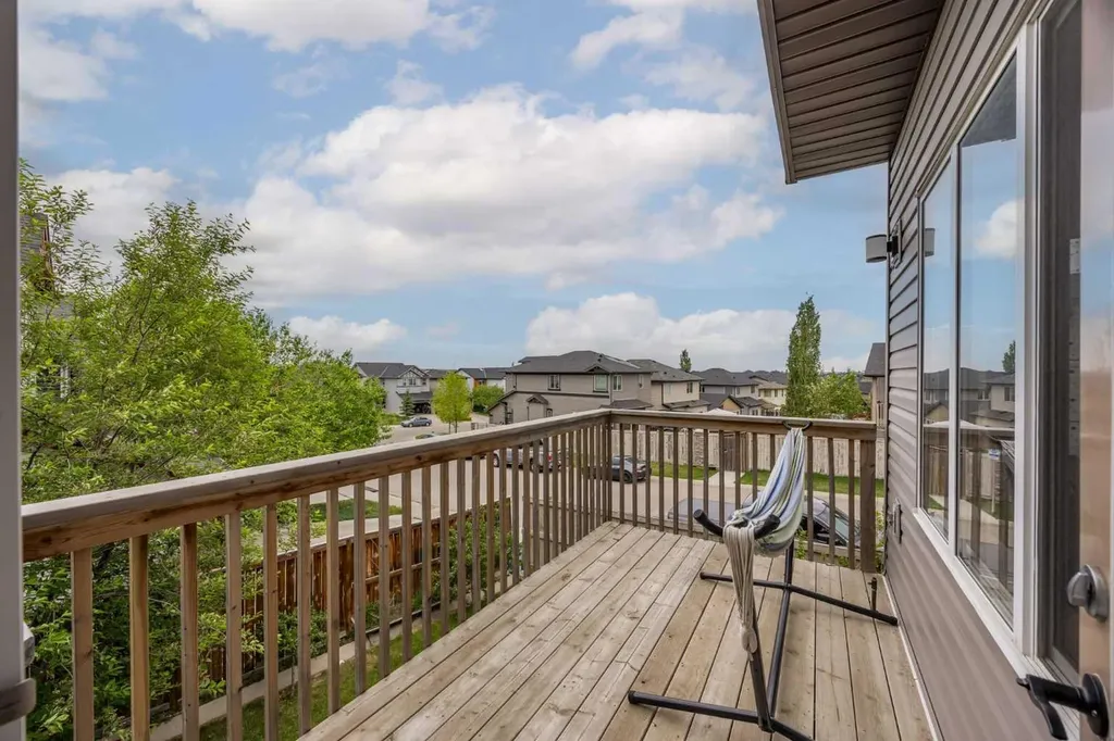 282 Pantego Terrace NW Calgary AB T3K 0K3