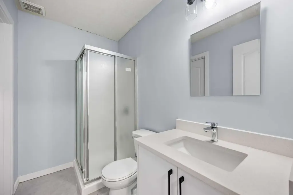 282 Pantego Terrace NW Calgary AB T3K 0K3