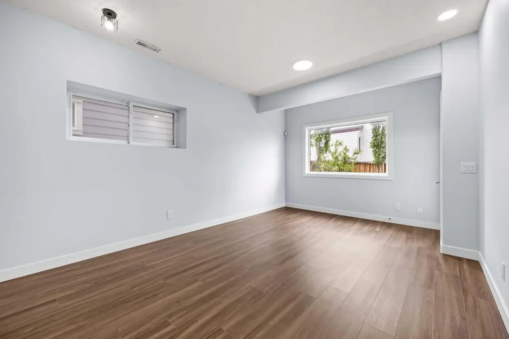 282 Pantego Terrace NW Calgary AB T3K 0K3
