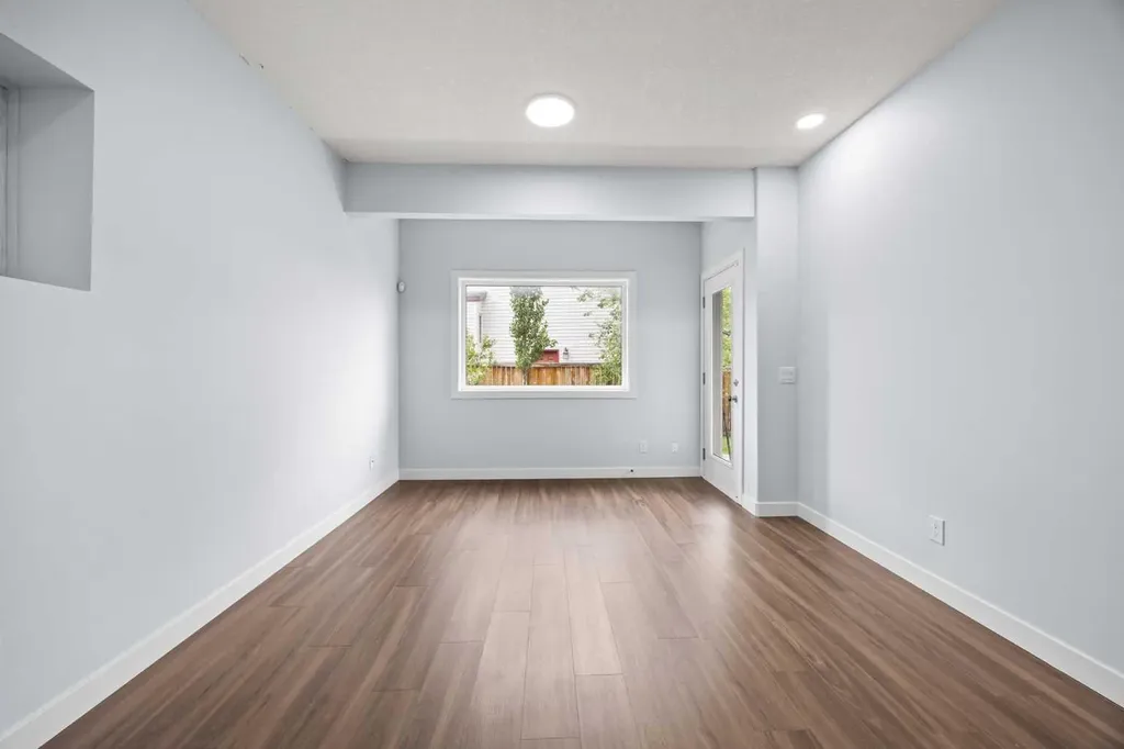 282 Pantego Terrace NW Calgary AB T3K 0K3