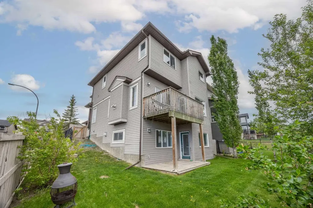 282 Pantego Terrace NW Calgary AB T3K 0K3