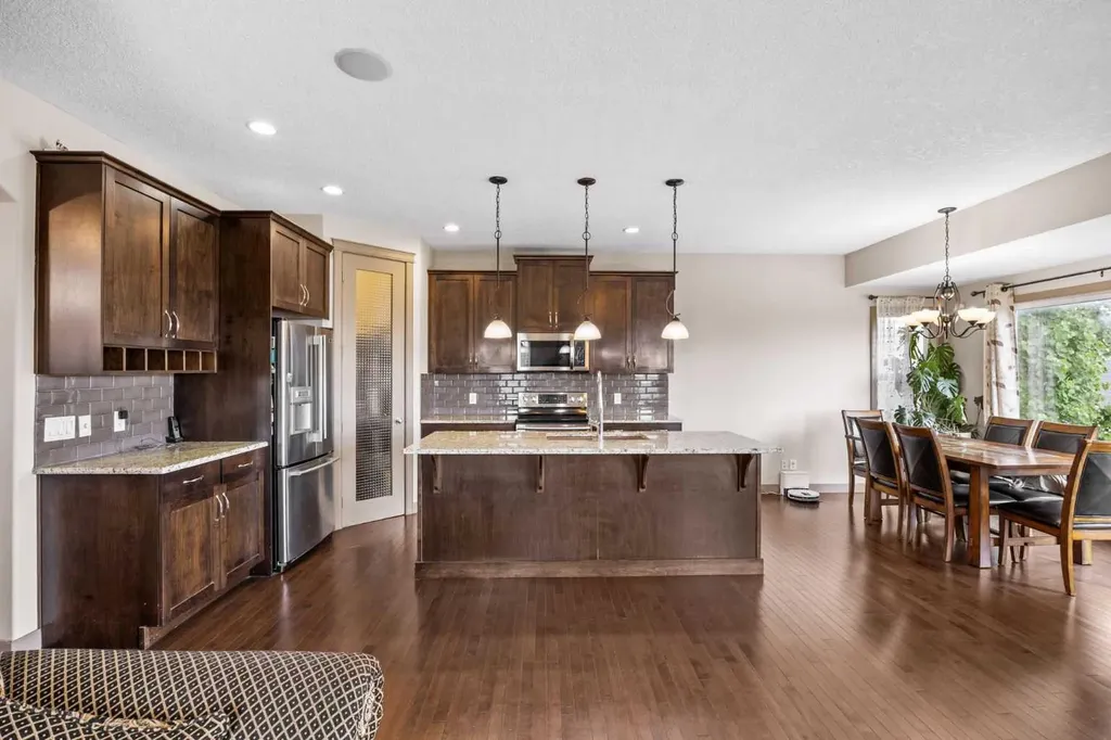 282 Pantego Terrace NW Calgary AB T3K 0K3
