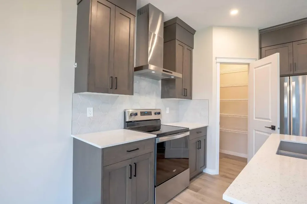 56 Corner Glen Green NE Calgary AB T3N2P5
