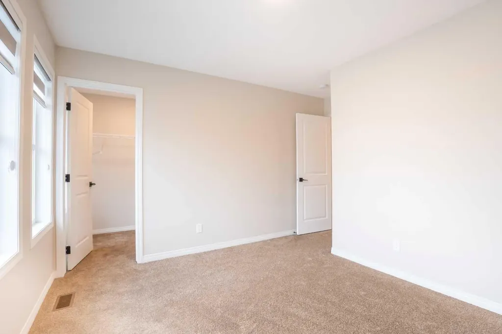 56 Corner Glen Green NE Calgary AB T3N2P5
