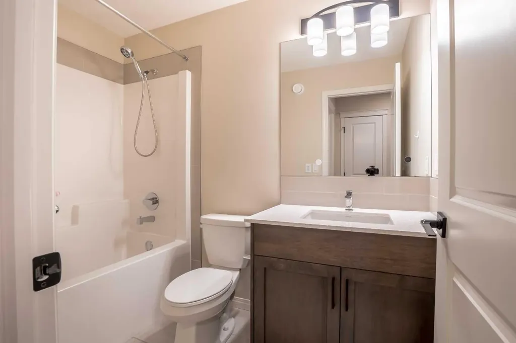 56 Corner Glen Green NE Calgary AB T3N2P5