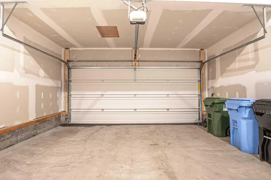 56 Corner Glen Green NE Calgary AB T3N2P5