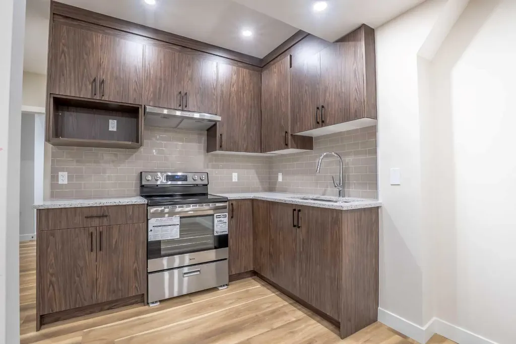 56 Corner Glen Green NE Calgary AB T3N2P5