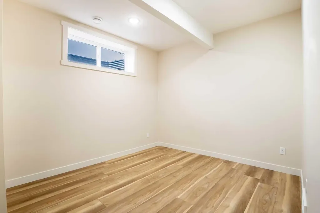 56 Corner Glen Green NE Calgary AB T3N2P5