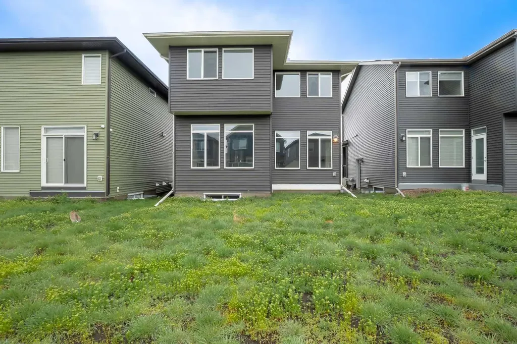 56 Corner Glen Green NE Calgary AB T3N2P5