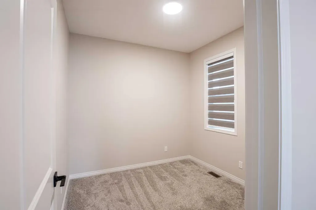 56 Corner Glen Green NE Calgary AB T3N2P5