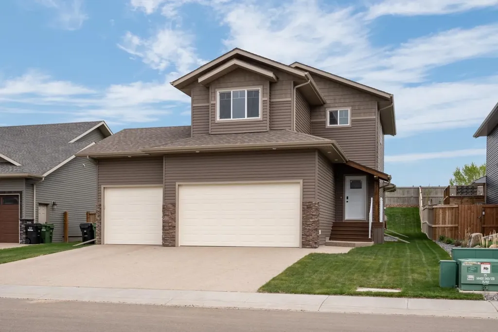 6210 28 Avenue Close Camrose AB T4V 5J6