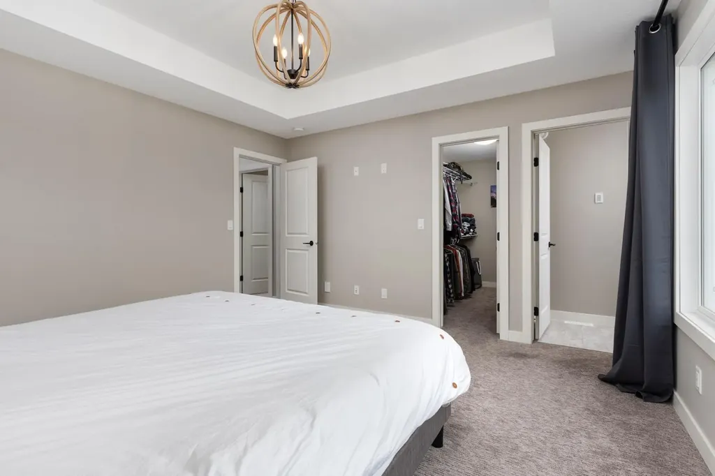 6210 28 Avenue Close Camrose AB T4V 5J6