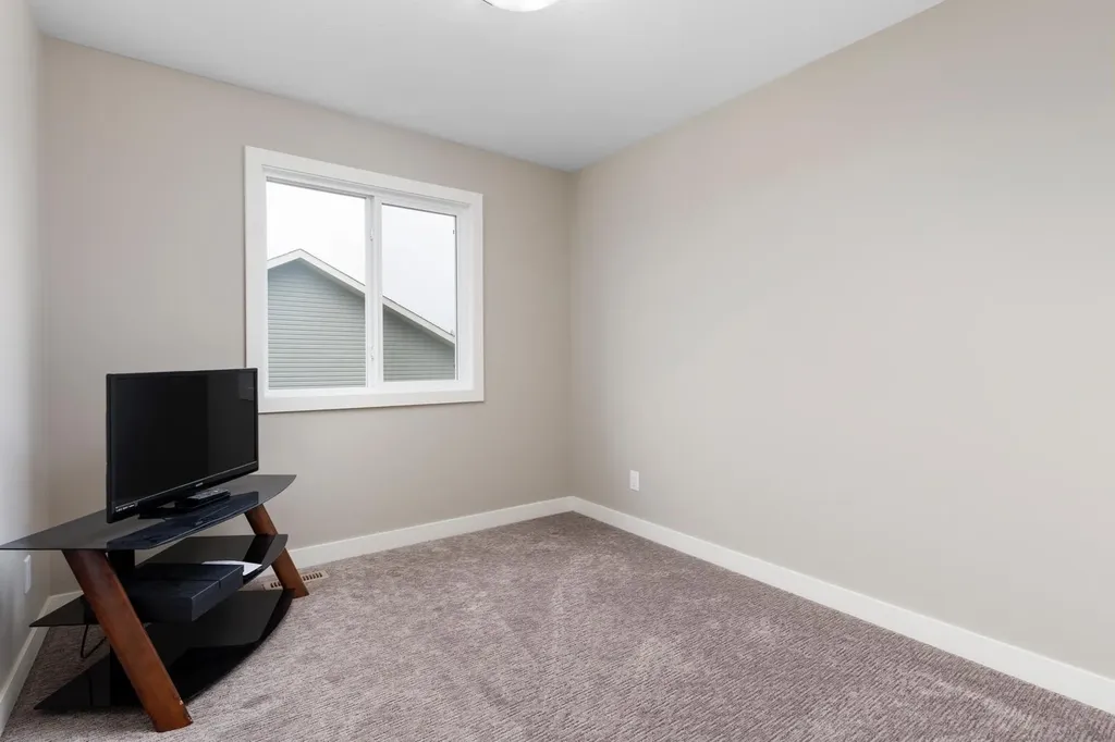 6210 28 Avenue Close Camrose AB T4V 5J6