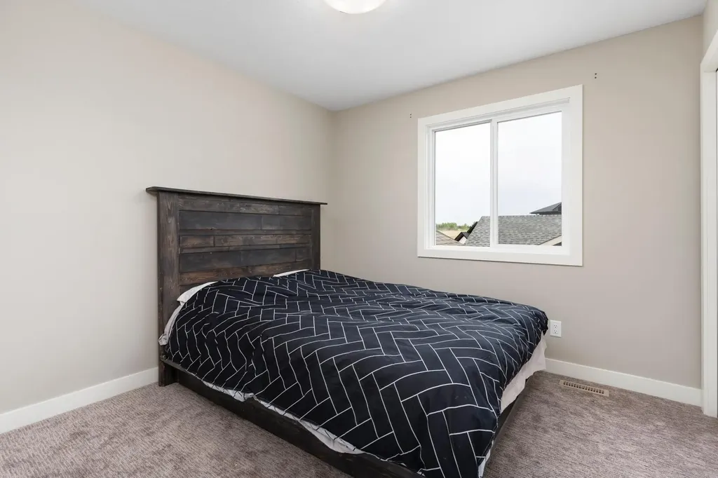 6210 28 Avenue Close Camrose AB T4V 5J6
