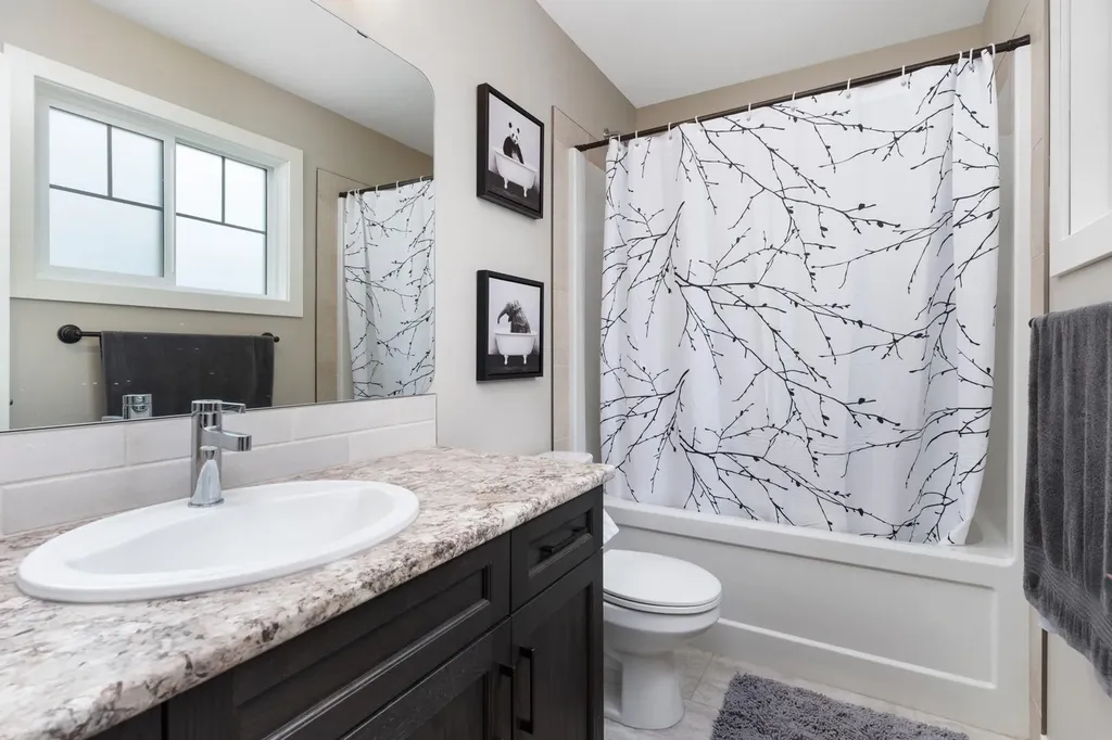 6210 28 Avenue Close Camrose AB T4V 5J6