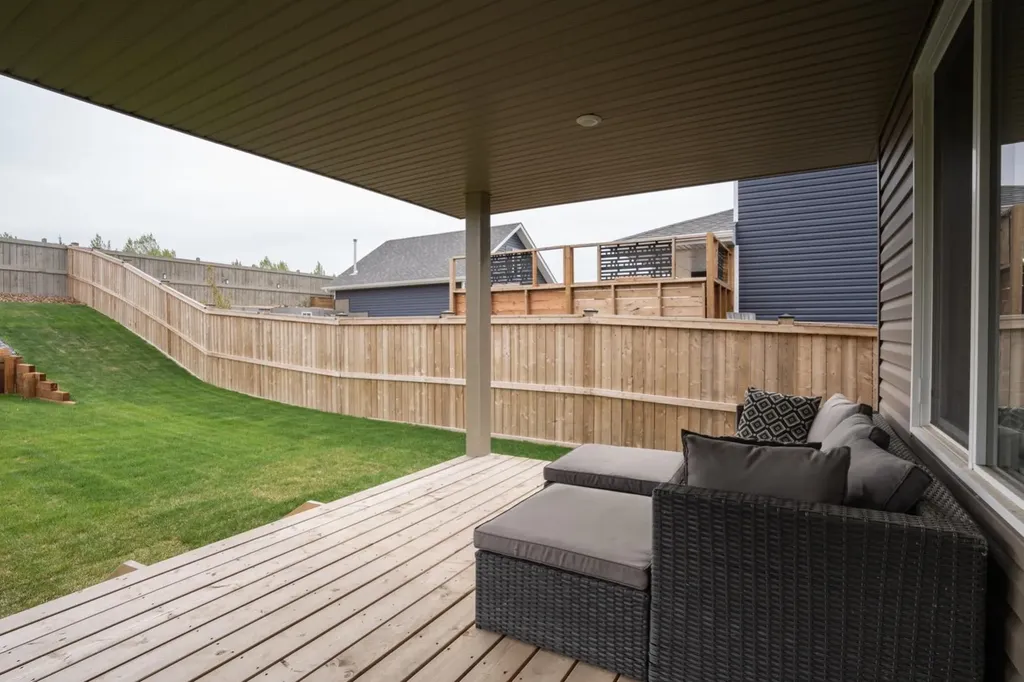 6210 28 Avenue Close Camrose AB T4V 5J6