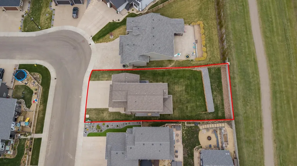 6210 28 Avenue Close Camrose AB T4V 5J6
