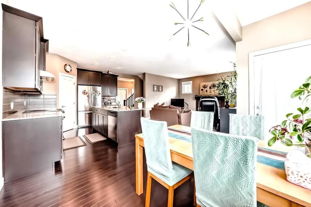 204 Evansview Road NW Calgary AB T3P 0J6