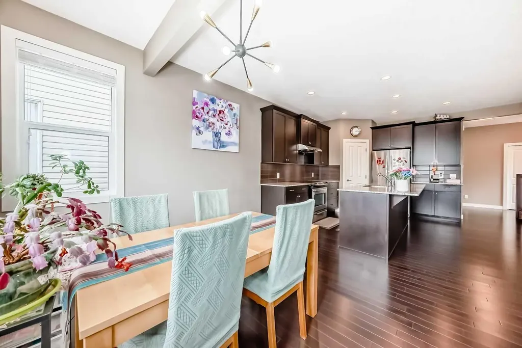 204 Evansview Road NW Calgary AB T3P 0J6