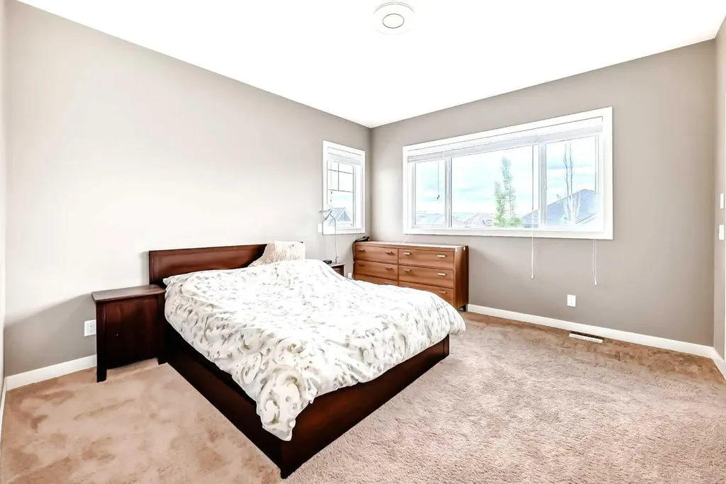 204 Evansview Road NW Calgary AB T3P 0J6
