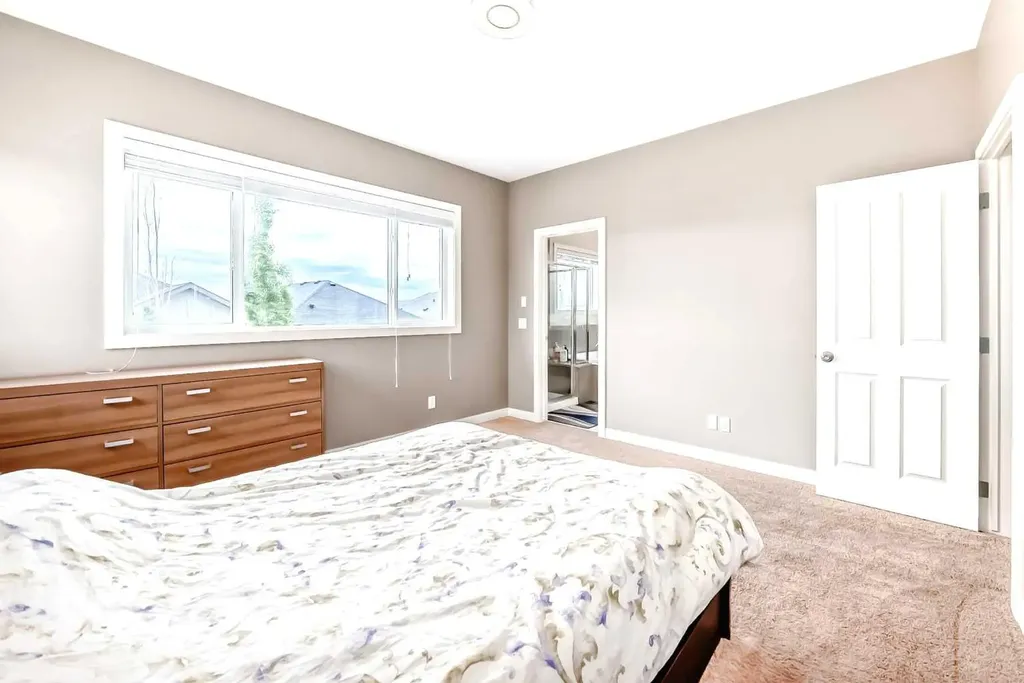 204 Evansview Road NW Calgary AB T3P 0J6