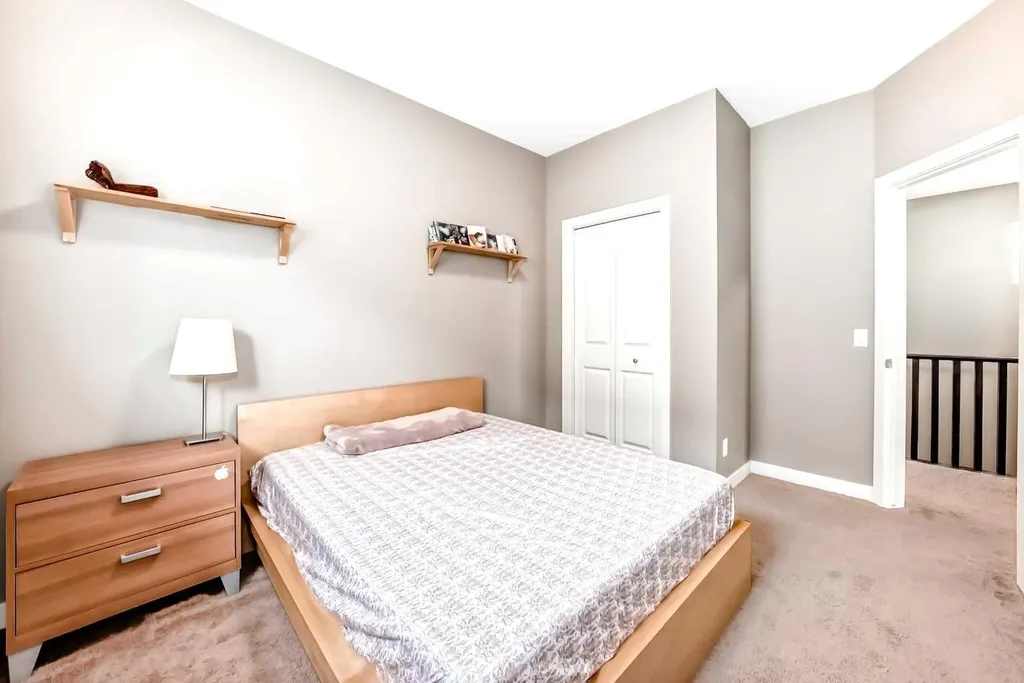 204 Evansview Road NW Calgary AB T3P 0J6