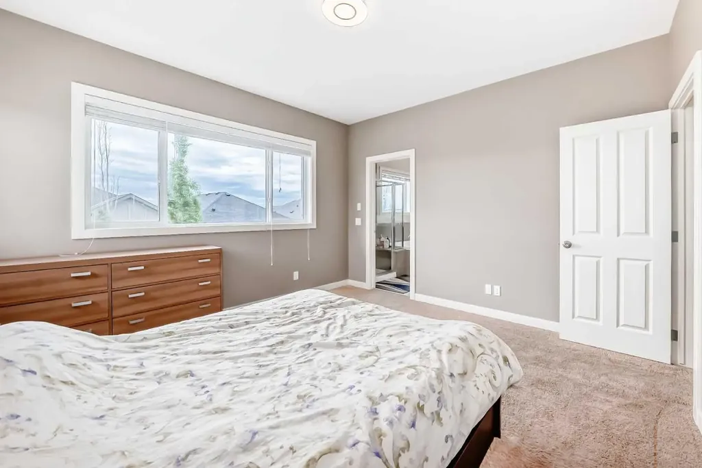 204 Evansview Road NW Calgary AB T3P 0J6