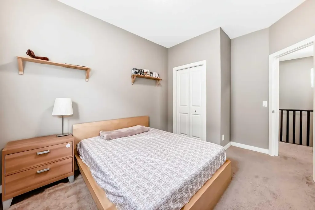 204 Evansview Road NW Calgary AB T3P 0J6