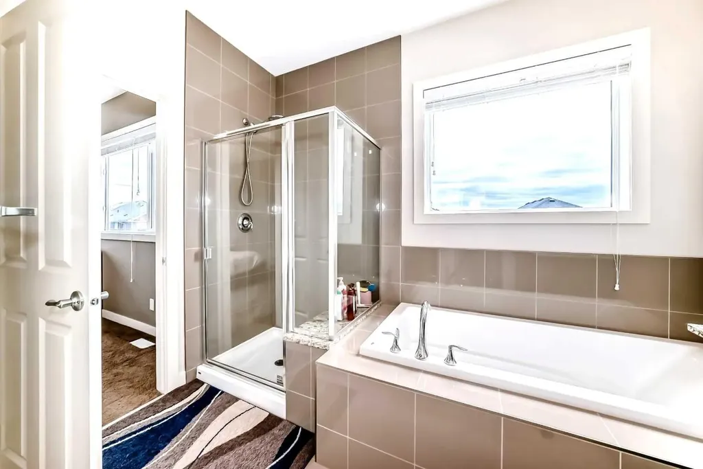 204 Evansview Road NW Calgary AB T3P 0J6
