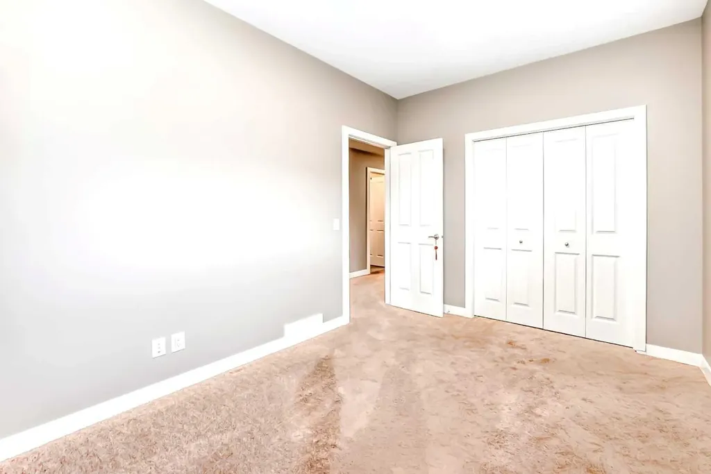 204 Evansview Road NW Calgary AB T3P 0J6