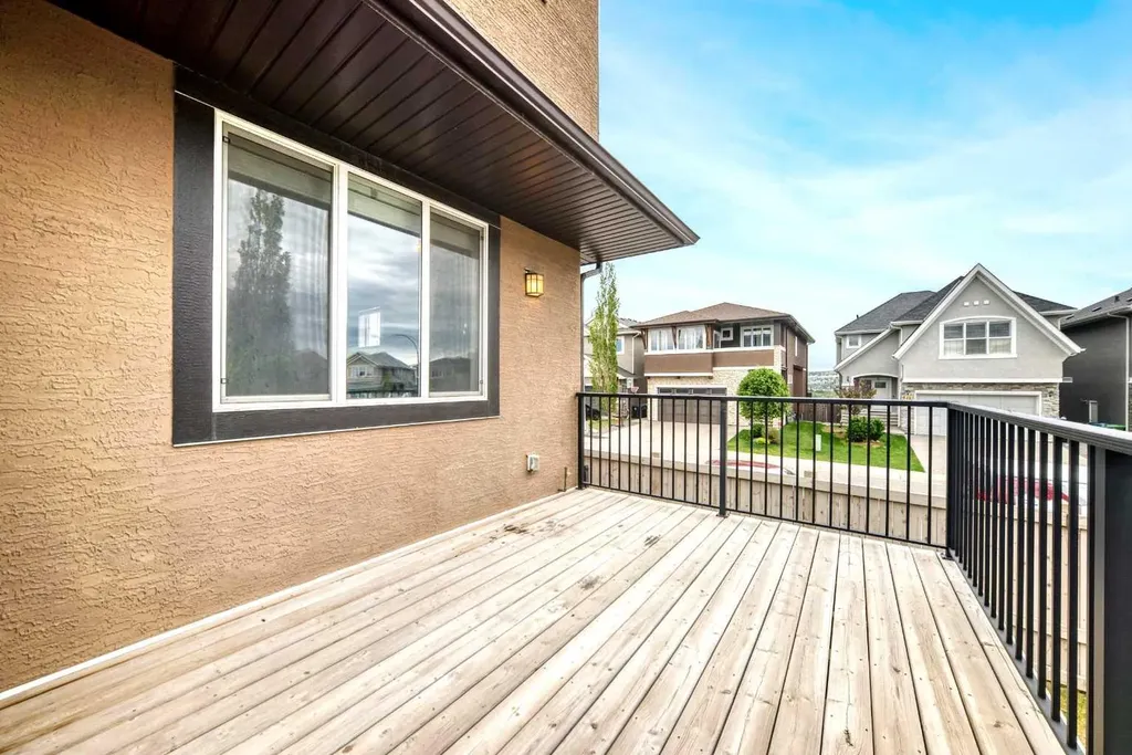 204 Evansview Road NW Calgary AB T3P 0J6