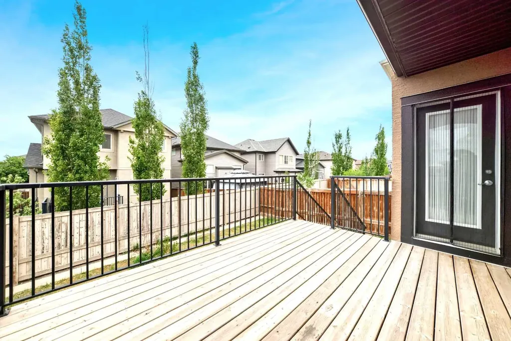 204 Evansview Road NW Calgary AB T3P 0J6