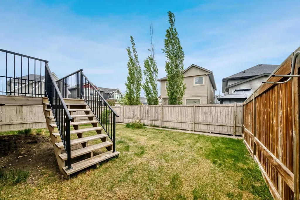 204 Evansview Road NW Calgary AB T3P 0J6