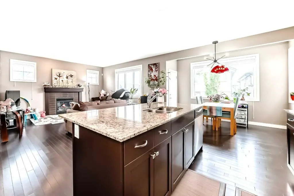 204 Evansview Road NW Calgary AB T3P 0J6