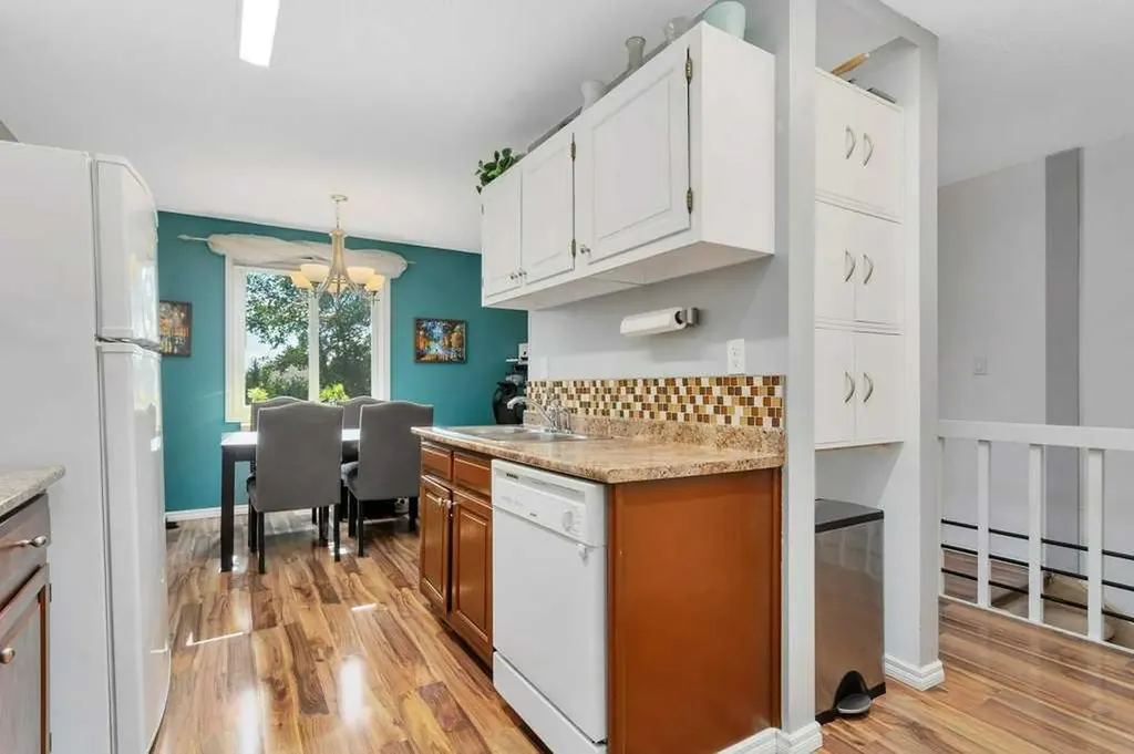 80 Piper Drive Red Deer AB T4P 1H8